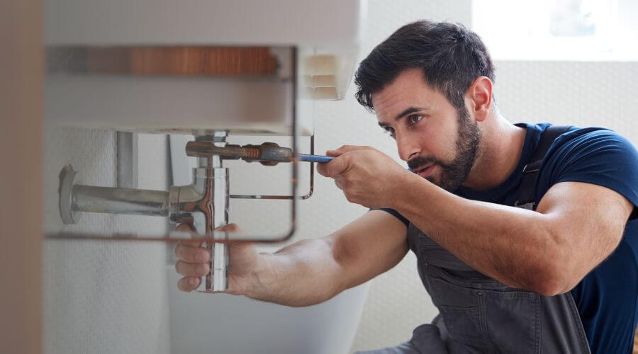 Expert burst pipe repair services in Lamoni, IA